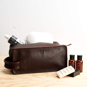 Neceser De Piel Café Oscura Con Interior Resistente Al Agua, Dopp Kit Personalizado Para Hombre, Bolsa Para Accesorios De Aseo, Estuche De Viaje Con Monograma//BARBER DOPP KIT